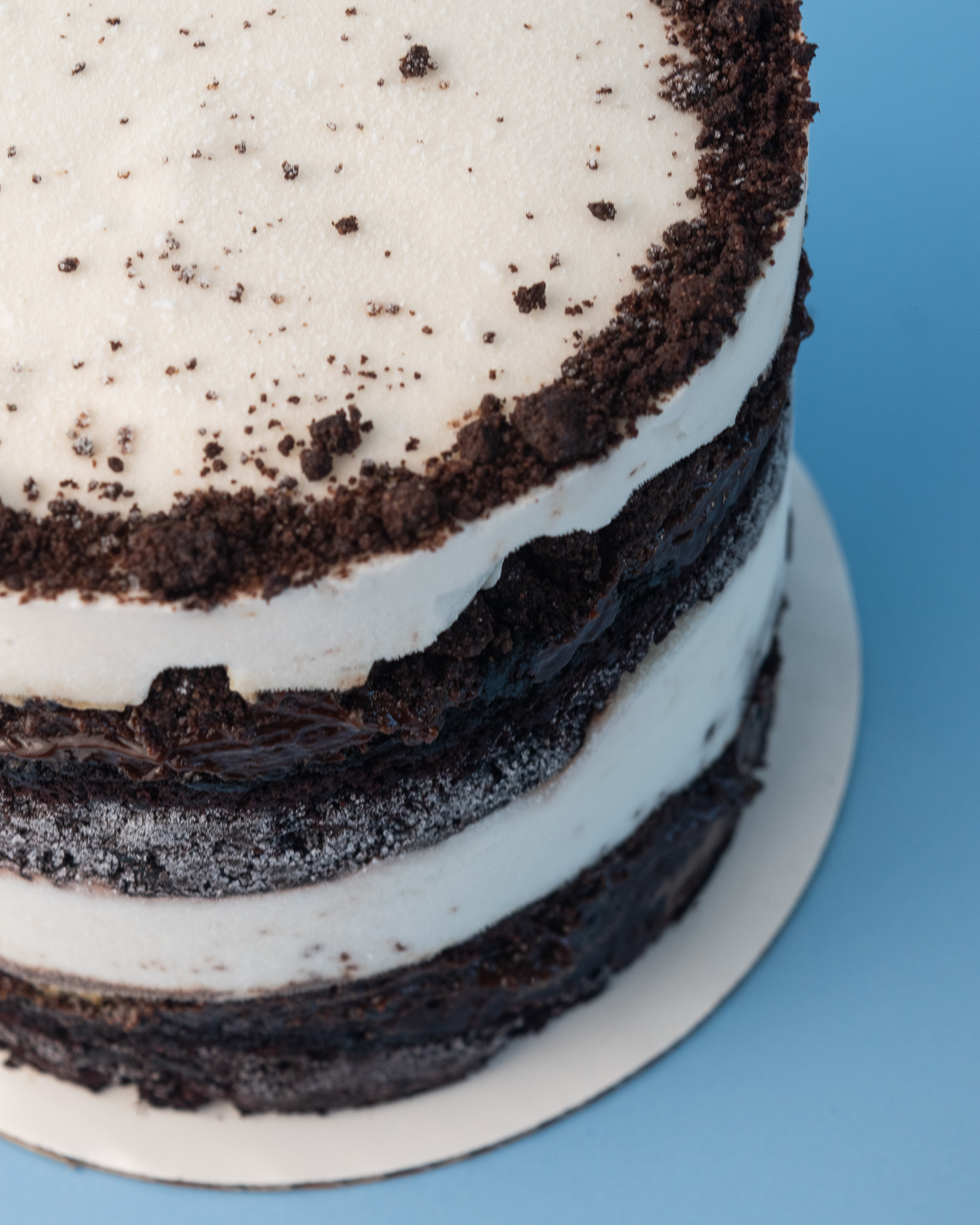 Cookies & Cream Cake on a glass pedestal