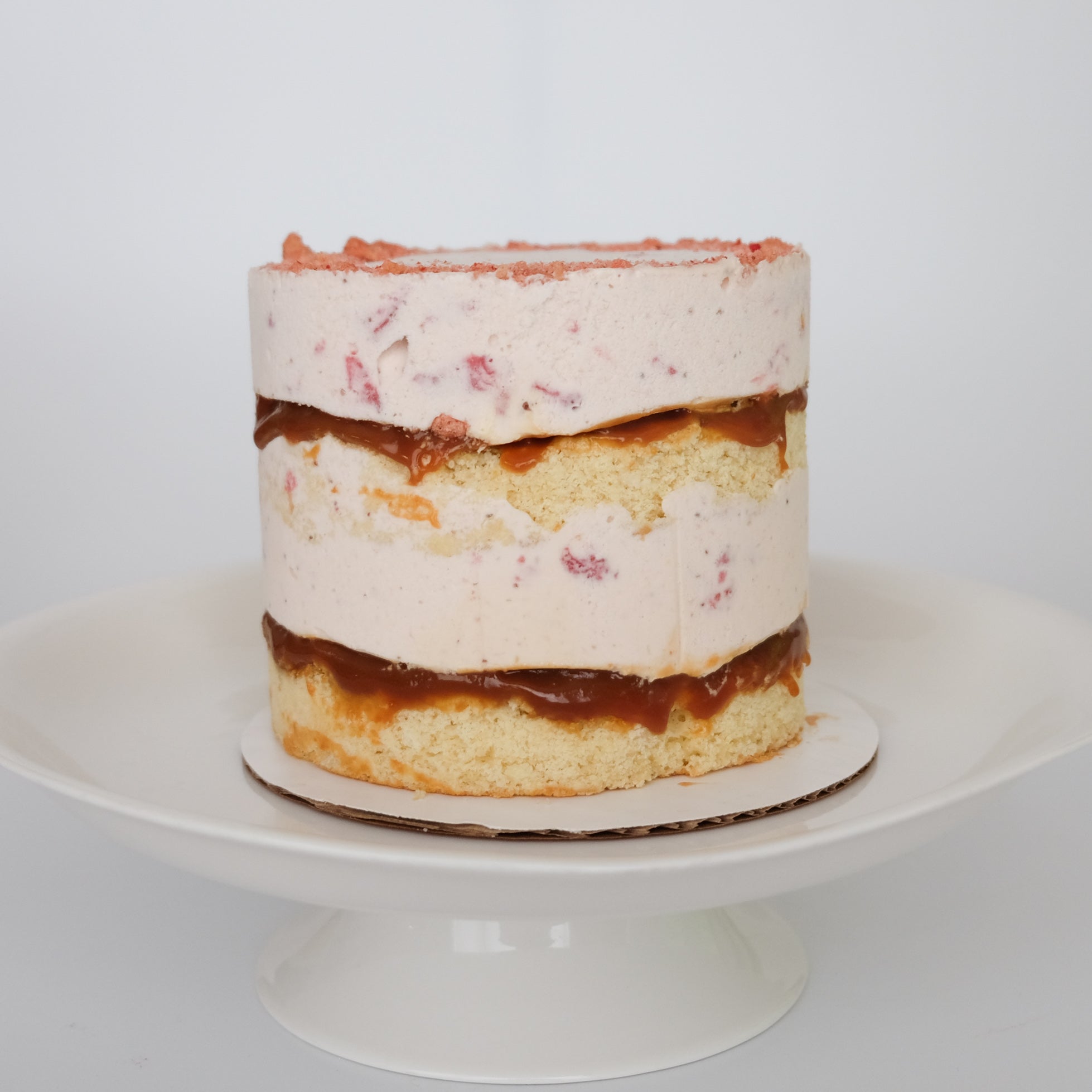 Strawberries & Cream Cake (NEW)